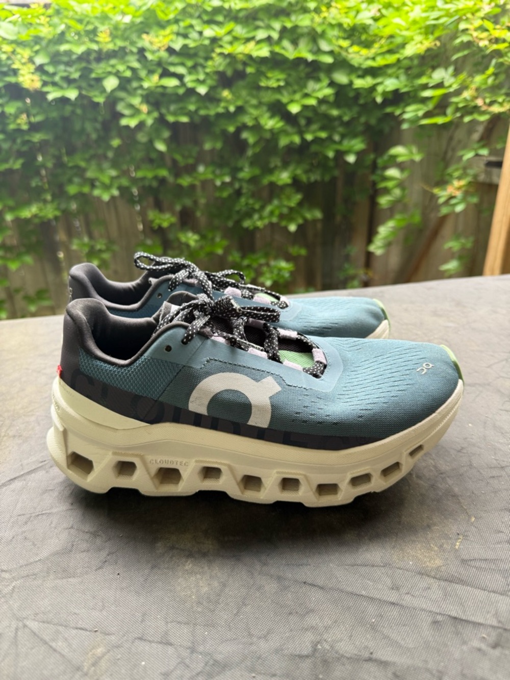 On Cloudmonster Running Shoes Dust/Vapor Size Womens 8